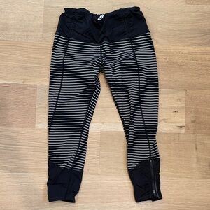Lululemon Runday Crop leggings in the Parallel Stripe size 8